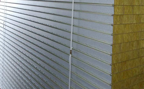 在選材和工藝方面巖棉夾芯板有哪些特點？