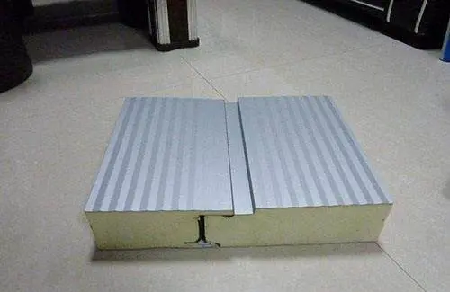 必承建材告訴您關(guān)于聚氨酯封邊巖棉夾芯板的特點及優(yōu)點是什么？